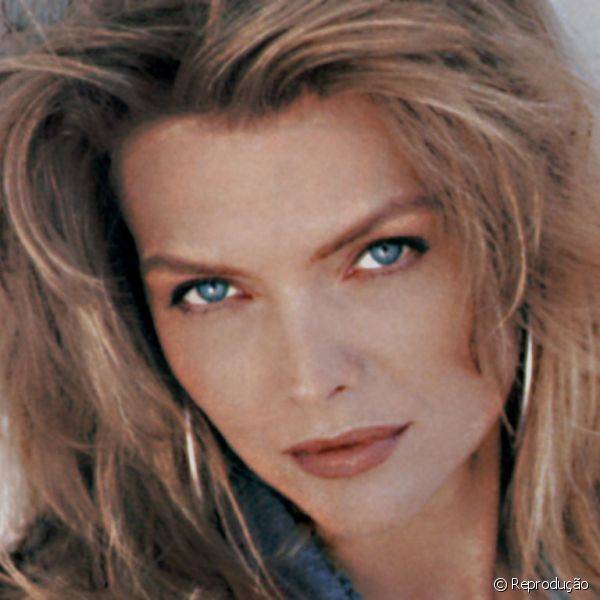 Embora tenha passado por várias transformações de beleza, o look de Michelle Pfeiffer era sempre bem sensual